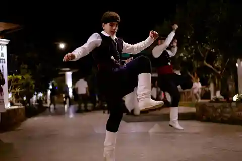Crete: Cretan Folklore Night at Lyrakis Family Olive Mill