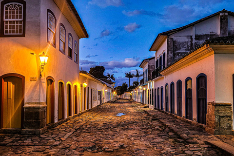 Tour storico della città di Paraty a piediTour privato - Guida bilingue