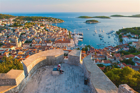 Makarska : 4 îles, visite de la grotte bleue et le meilleur de Vis et Hvar