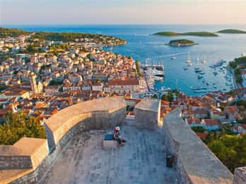 Makarska: Golden Horn, Bol, Hvar & Paklinski Islands Tour