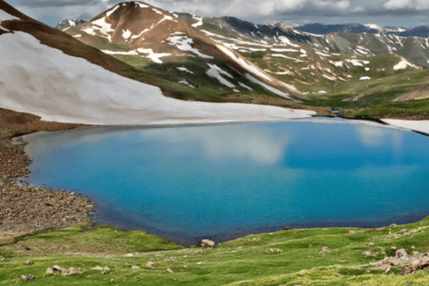 Yerevan: Amberd Fortress & Kari Lake Day Trip