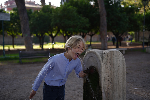 Rzym: Wycieczka po mieście Vespą ze zdjęciami i degustacją słodyczy