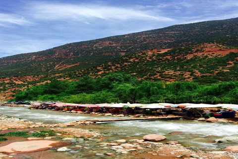 Marrakech à la vallée de l&#039;Ourika - Excursion d&#039;une journée avec déjeuner et cascadeExcursion d&#039;une journée panoramique de Marrakech à la vallée de l&#039;Ourika, déjeuner et ca
