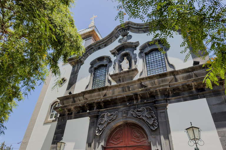 Funchal: Monte Toboggan & Old Town Private Tuk-Tuk Tour