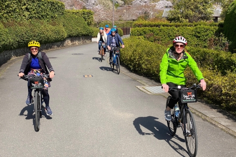 Von Kyoto aus: Arashiyama Bamboo Forest Morning Bike TourKyoto: Arashiyama Bamboo Forest Morning Tour mit dem Fahrrad