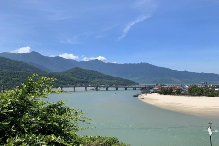 Prywatny transfer samochodem do Hue przez przełęcz Hai Van i plażę Lang Co