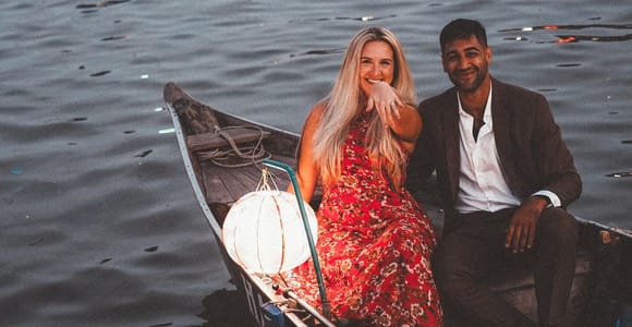 Hoi An: Sunset Boat Proposal & Couple Photoshoot Tour