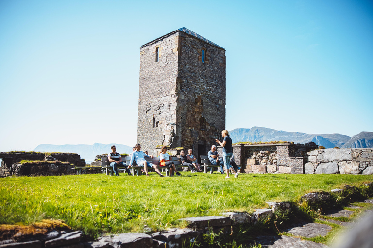 Måløy: Scenic boat tour with guided stop on Selja Monastery