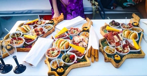 Syracuse: Ortigia Sunset Cruise with Aperitif 2 ore