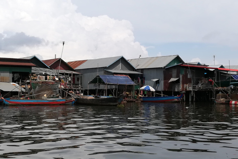 Siem Reap: Tonle Sap Lake & Floating Village Tour Tour in a Tuk Tuk