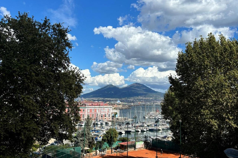 Naples: walk through the city's alleys with local guide Naples: walk through the alleys of the city with local guide