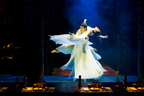 Shanghai：Theatrical Imperial Banquet& Traditional Dance Show (Weekday)SVIP (Row 1)