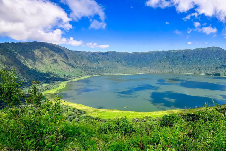 4日恩帕凯、奥多尼奥伦盖山与纳特龙湖之旅4天恩帕凯火山、奥尔多尼奥·伦盖火山与纳特龙湖之旅