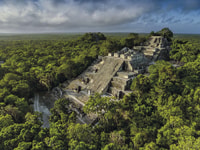 Calakmul hiking - Housity