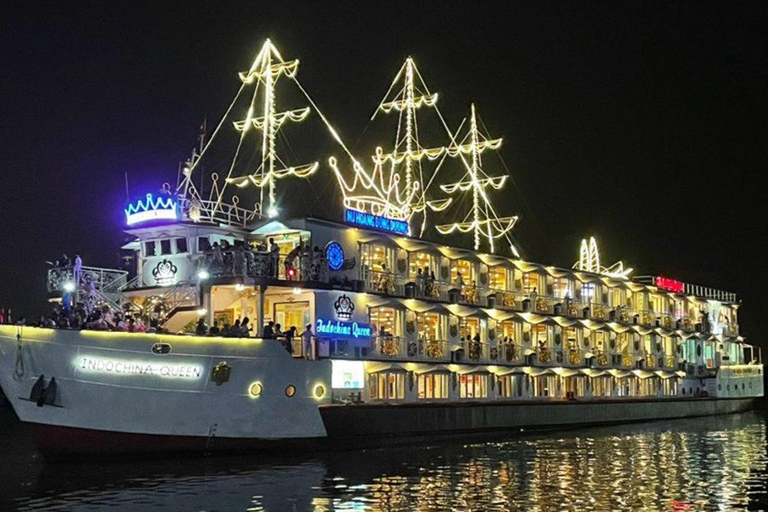 Abendessen auf einer Kreuzfahrt auf dem Saigon-Fluss