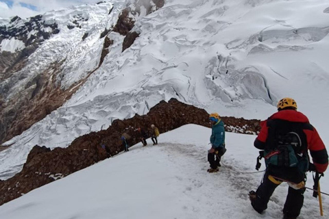 Huaraz: Hela dagen Snötäckta San MateoHuaraz: Heldag Nevado Mateo