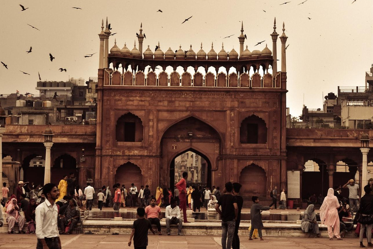 Explore old delhi in tuk tuk and new delhi by car Explore old delhi in tuk tuk and new delhi by car