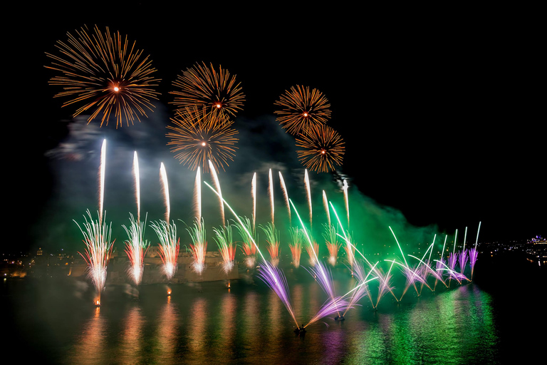 Sliema: Fernandes Fireworks Festival Cruise w/ Dinner+Drinks Without Transportation