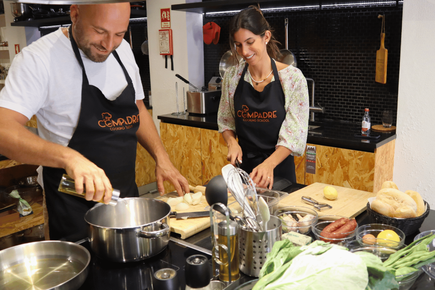 Lisbon: Portuguese street food cooking class with Drinks