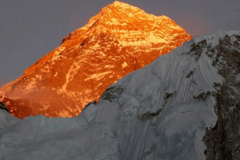 رحلة مدتها 11 يوماً إلى معسكر قاعدة إيفرست