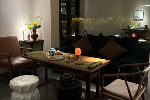Guangzhou: Song Dynasty Tea-making Class & Hanfu Experience