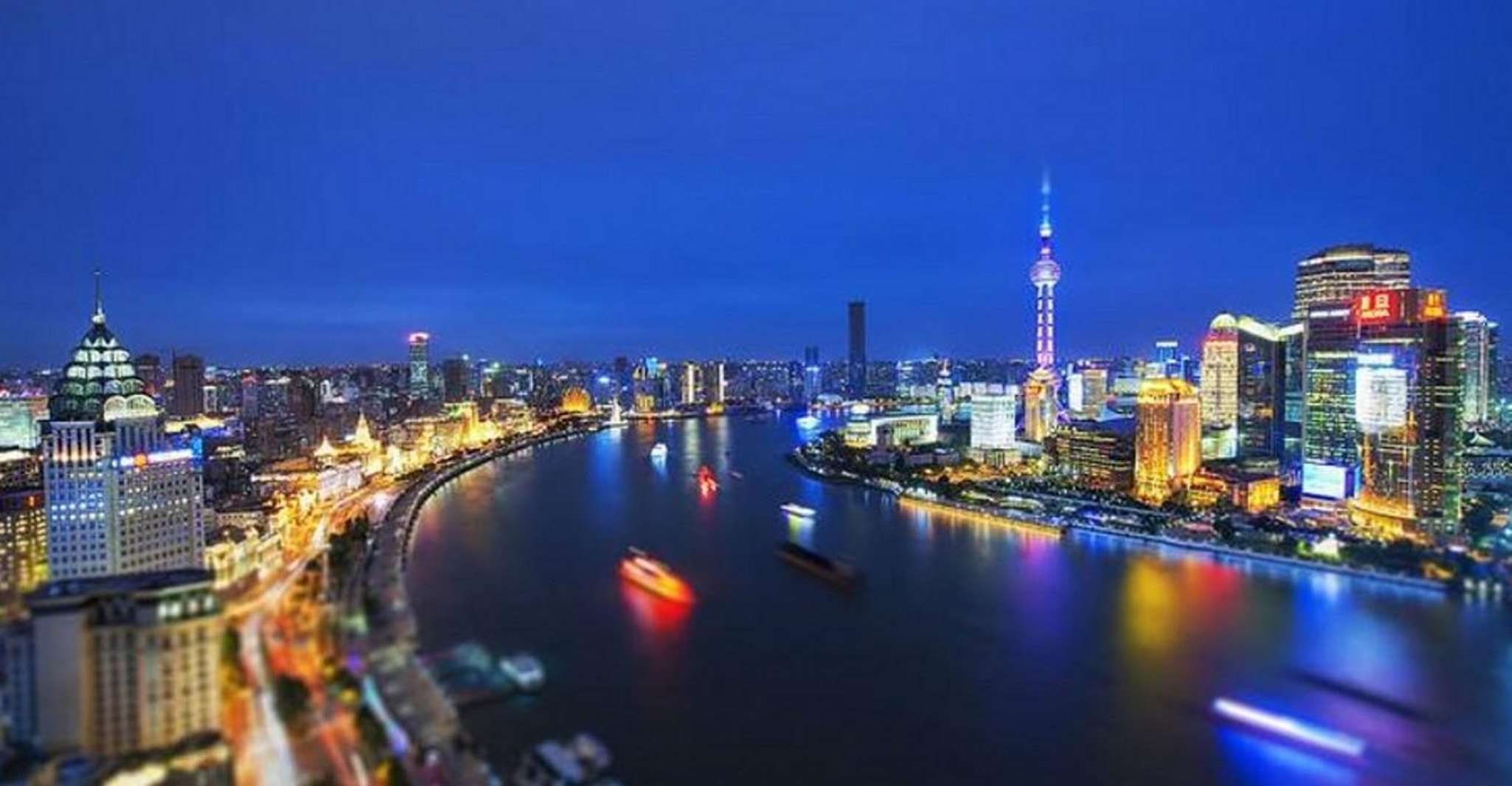 Shanghai Night River Cruise VIP Seat with Authentic Dinner photo 5