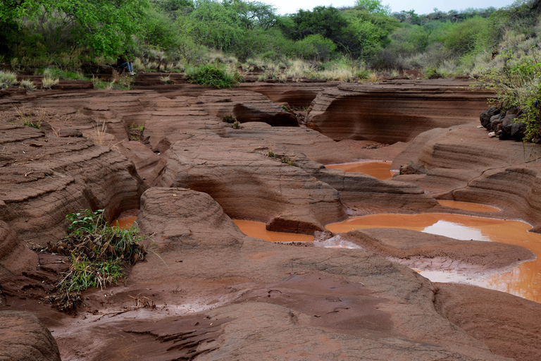 Lake Chala Tour: Wandelen en/of kajakkenMeer van Chala: Wandelen naar de grensrots