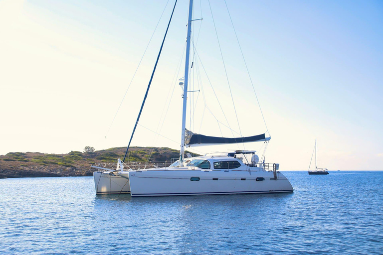 Kota Kinabalu: Catamaran with Drink, Ice Cream or Dessert