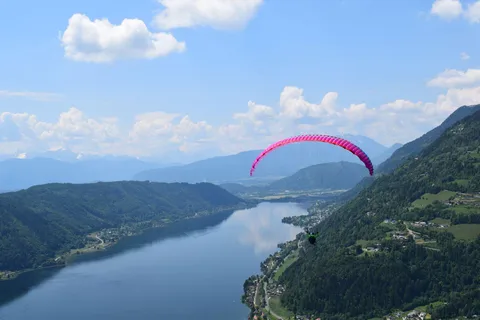 Kärnten/Villach: Tandem-Gleitschirmflug