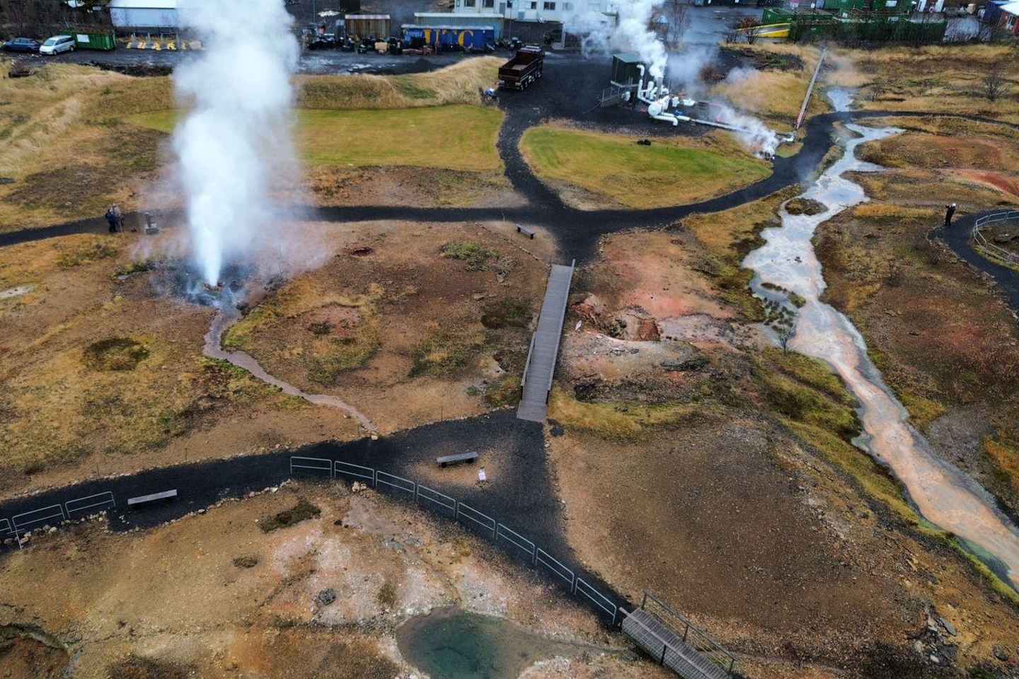 Reykjavík: Golden Circle, 2 Geysers & Geothermal Bakery Tour