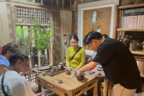 Hanoi Jeep Tour Private: Hidden Art House & Custom Route Private tour for 2 people