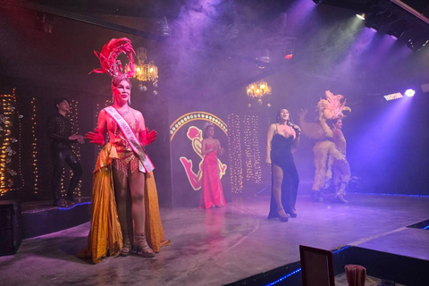 Khaolak: visita guiada com petiscos e show de cabaréKhaolak: Tour guiado com petiscos e show de cabaré