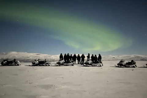 Björkliden/Abisko: Schneemobiltour zum Nachthimmel