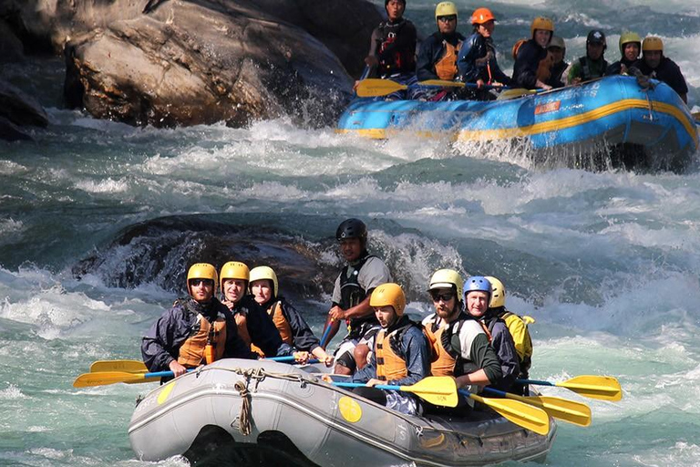 De Pokhara: Experiência de meio dia de rafting no rio Seti superior