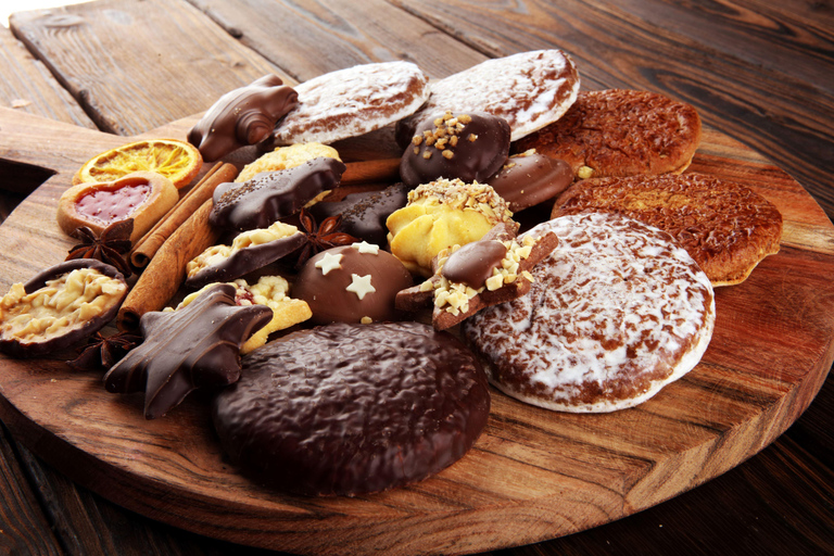 Enjoyable Advent tour: champagne, cookies & mulled wine in Würzburg Advent tour: Sparkling wine, cookies, mulled wine, and stories (German)