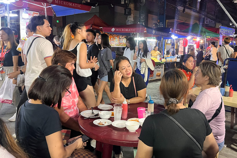 Experimente a comida de rua filipina (passeio de comida de rua) em ManilaProve comida de rua filipina (tour de comida de rua) em Manila