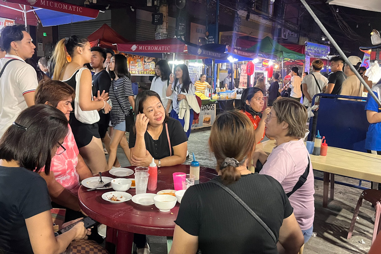 Experimente a comida de rua filipina (passeio de comida de rua) em ManilaProve comida de rua filipina (tour de comida de rua) em Manila