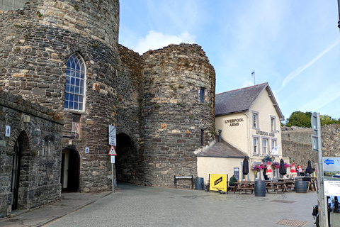 Conwy: Conwy Town Walking Tour with Historic Sights