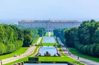 Da Napoli: tour guidato della Reggia di Caserta con biglietto