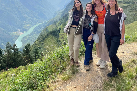 3-Day Deluxe Ha Giang Loop to All Highlights, Stay Resort 4* Tour with 2-way Limousine Tickets included