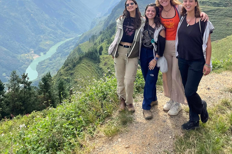 3-Day Deluxe Ha Giang Loop to All Highlights, Stay Resort 4* Tour with 2-way Limousine Tickets included