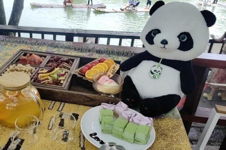 阳朔：天际线山脊、玉龙江和十里画廊阳朔：天际线山脊、玉龙河和十里画廊