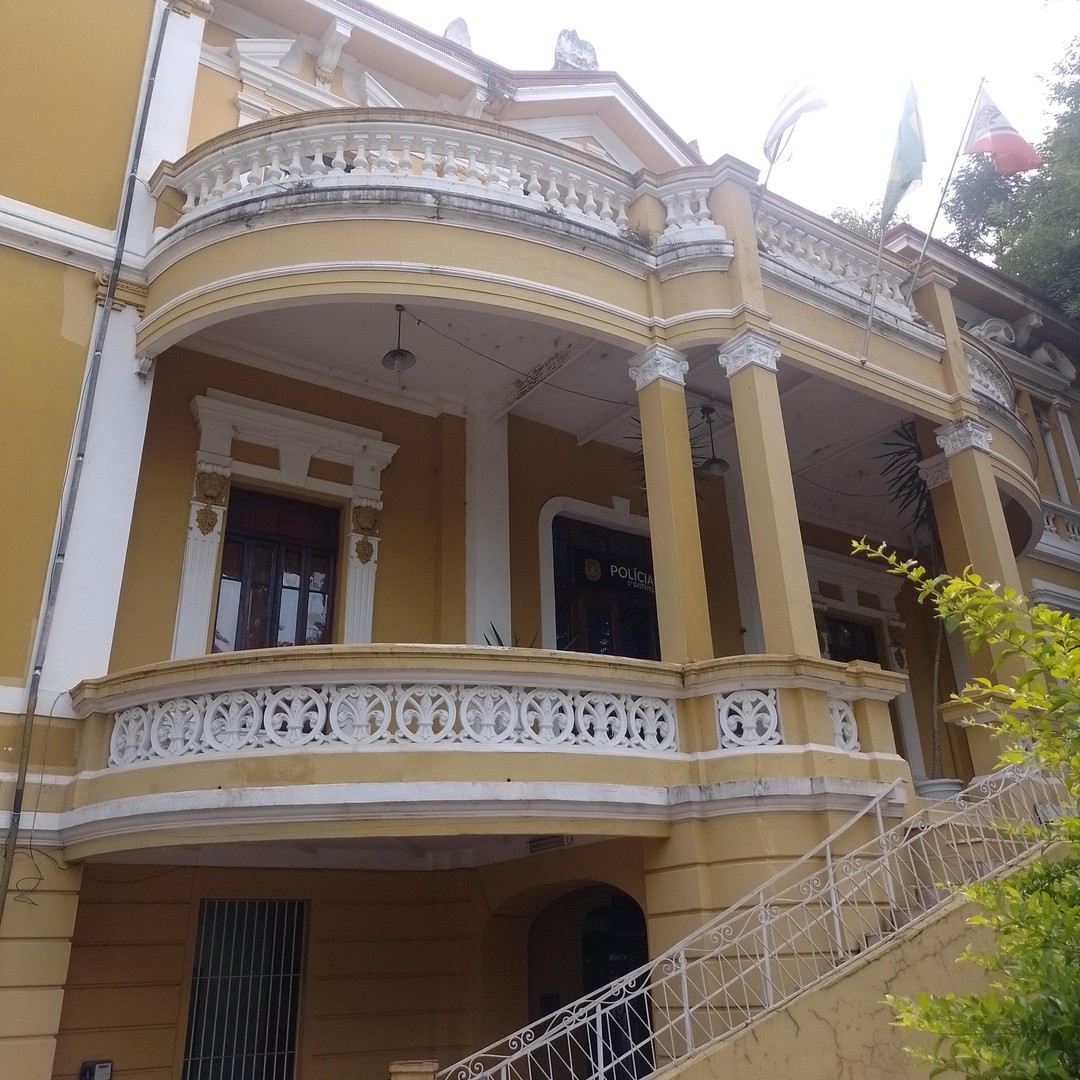 Colagem de mídia