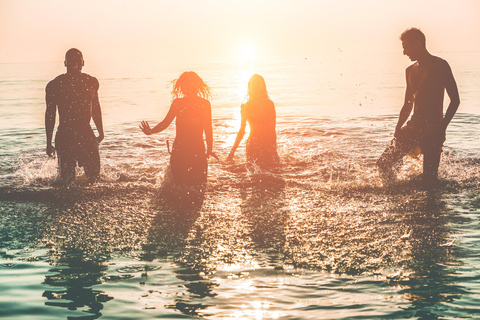 Athènes : excursion d&#039;une journée en bateau avec baignade et piscine thermaleAthènes : excursion d&#039;une journée en bateau vers les îles avec baignade