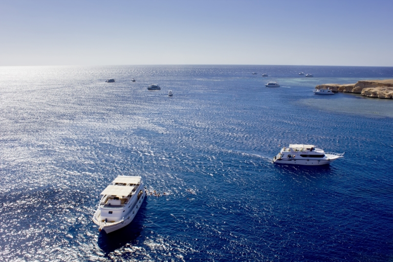 Sharm: White Island and Ras Mohamed with Private Transfers Intro Dive Boat Tour with Private Transfers, lunch & Drinks