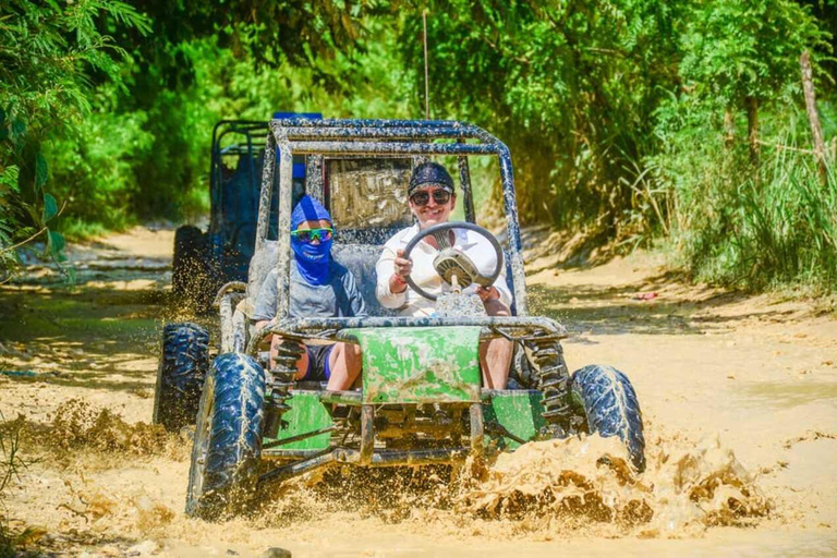 Passeio de buggy extremo: da selva à costa tropical