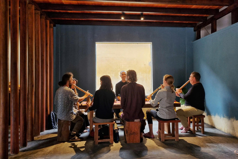 Hoi An: Wood Carving Workshop with Local Craftsmen