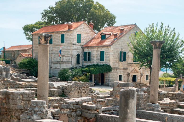 Split: Private tour to Salona, Vitturi castle and Trogir