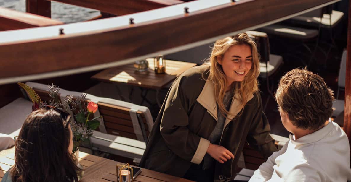 Afbeelding 6 van Amsterdam: Luxe rondvaart – optioneel uit te breiden met onbeperkte cocktails en snacks
