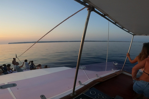 Lampedusa: Sunset with Aperitif, Night Baths and Dinner